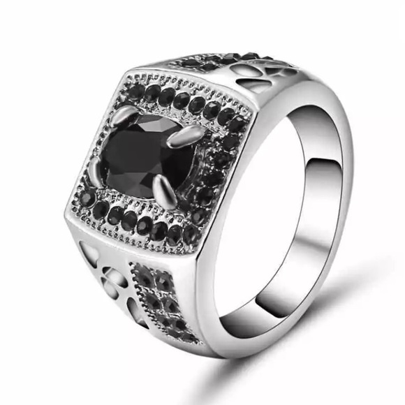 Other - 🏈 Men’s Black Sapphire in 10kt WGF Setting